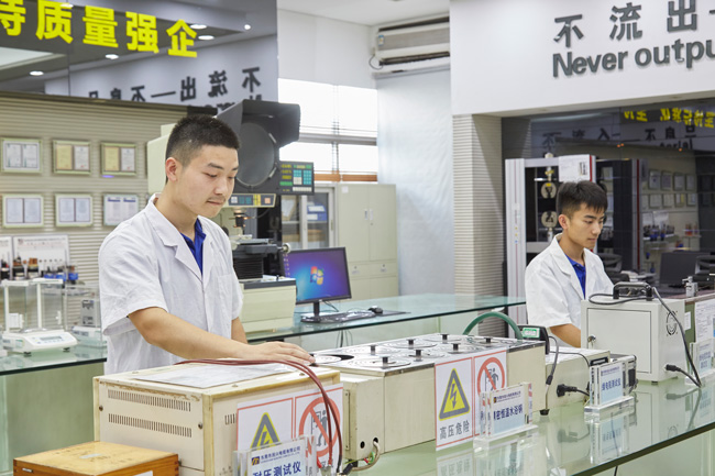 东莞制造业如何做品牌？这家工业企业签下甄子丹任代言人